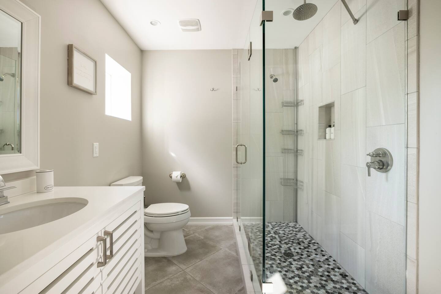 Photo of 3037 E Clarendon Ave, Phoenix — description pending