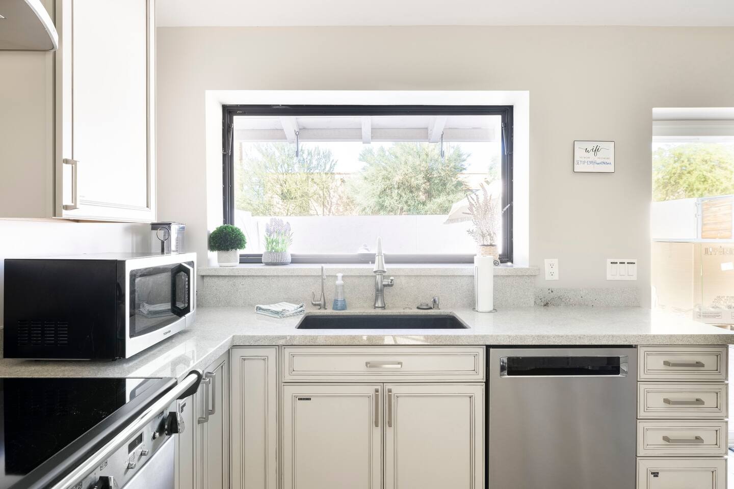 Photo of 3037 E Clarendon Ave, Phoenix — description pending