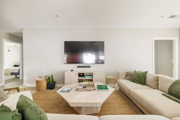 Photo of 3037 E Clarendon Ave, Phoenix — description pending
